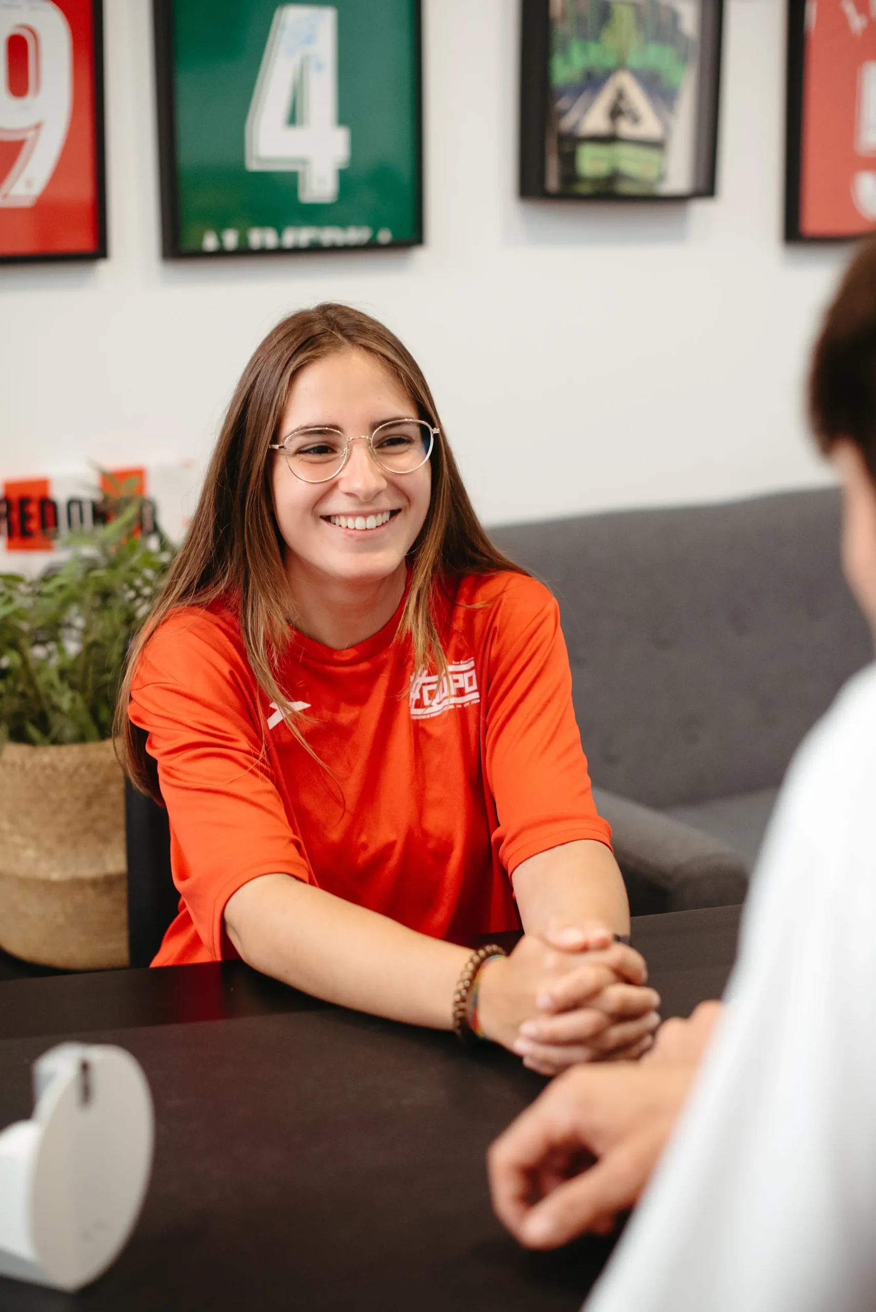 Nutricionista deportiva en Gijón atendiendo a paciente